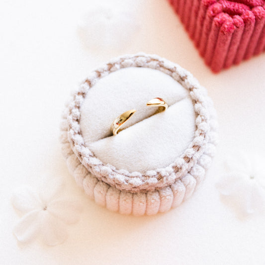 Classic Claw Ring