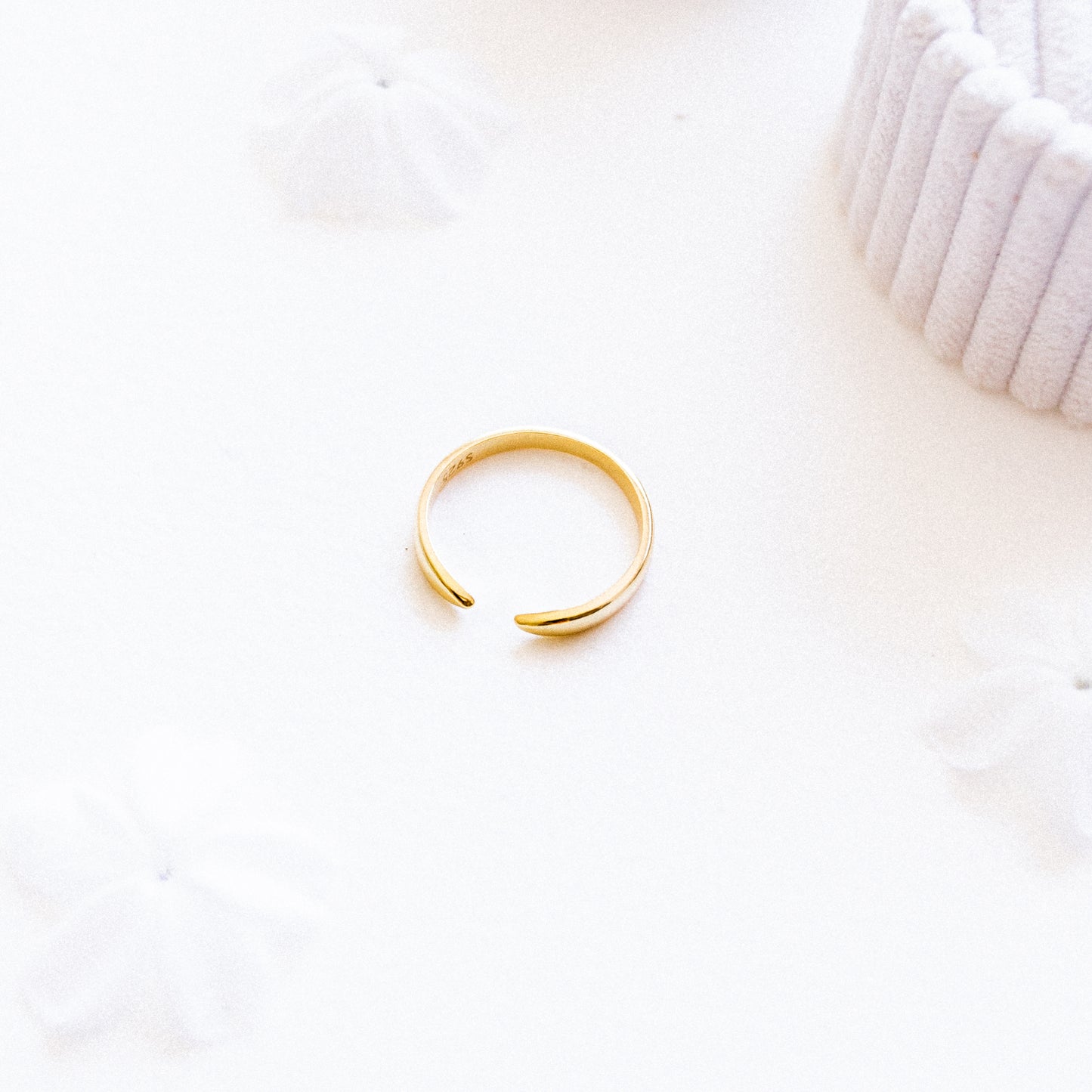 Classic Claw Ring