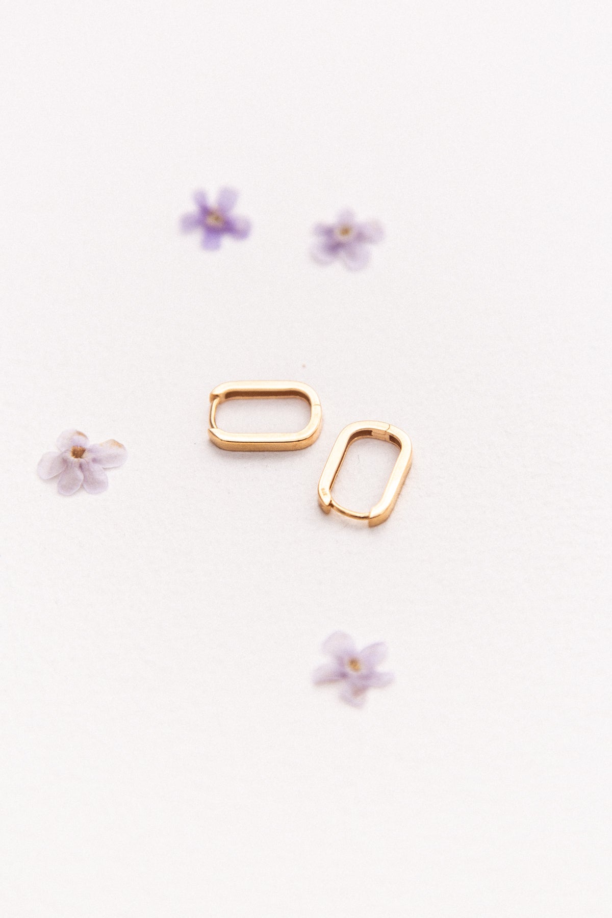 9ct Bold Paperclip Huggies