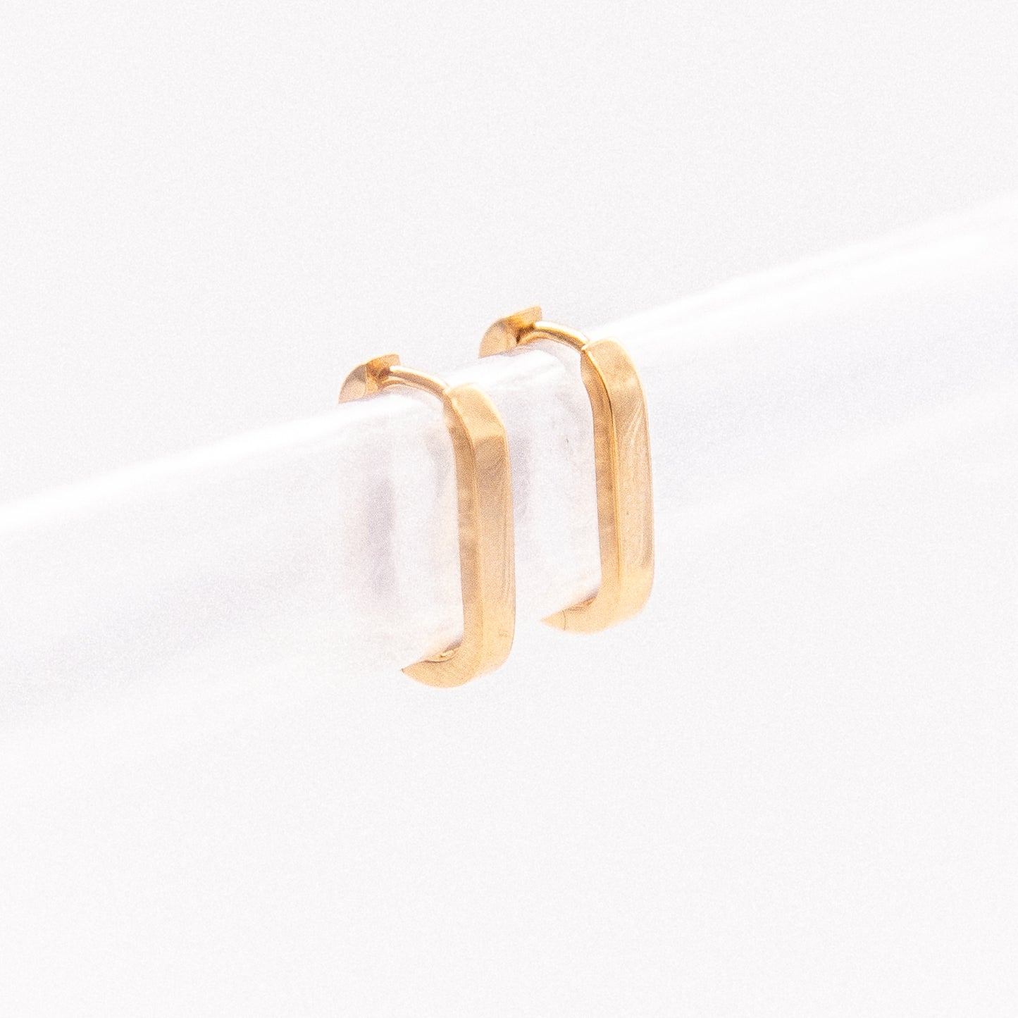 9ct Bold Paperclip Huggies