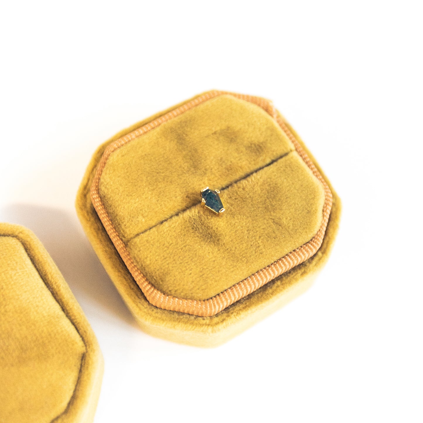 Marine Flatback Stud