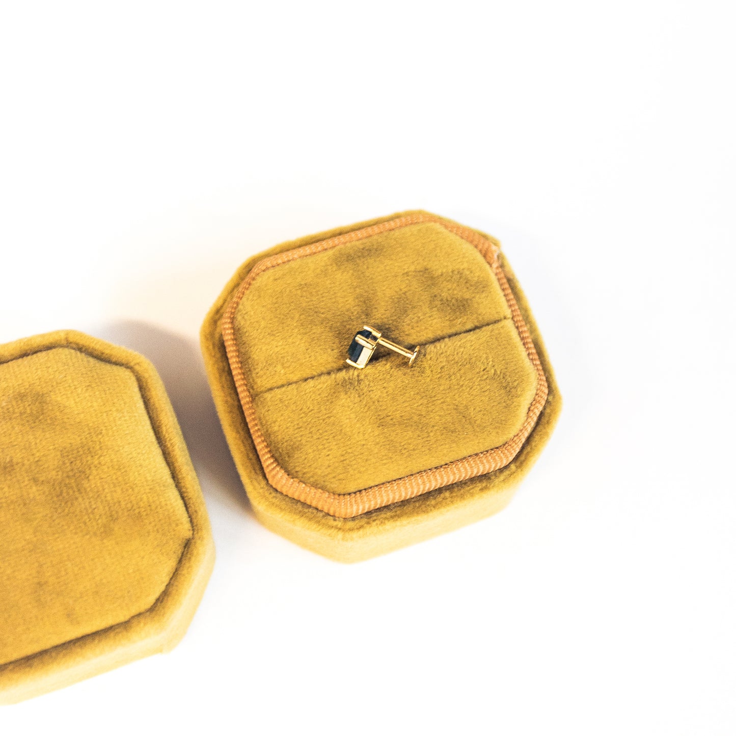 Marine Flatback Stud